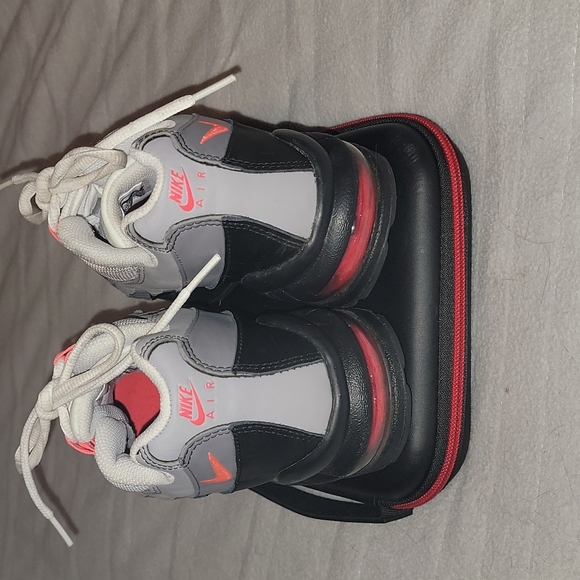 95 air maxs - Picture 3 of 8